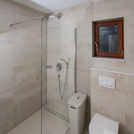 Stina Apartament Podstrana